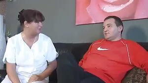 Орален взрив със съблазнителен безплатен бг секс Szandi от Lusty Grandmas