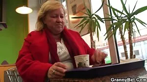 Страничен винт с хубавата Пейтън Ейвъри от Bang бг порно сайт Bus
