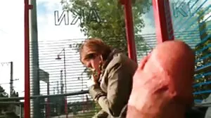 Сцена с цици със среден размер с гореща бг порно филм Пенелопе Уудс от Cherry Pimps